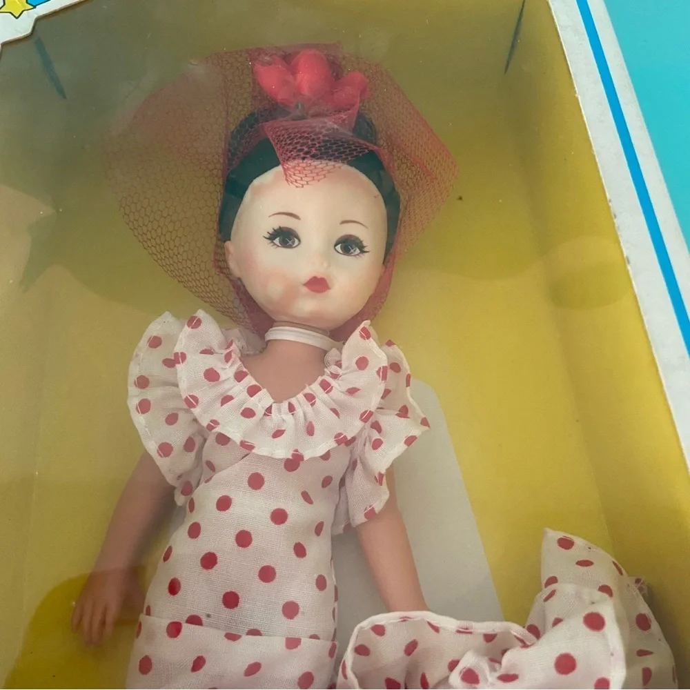 Vintage Ginny doll Spanish far away 1982 new in box toy collectors item